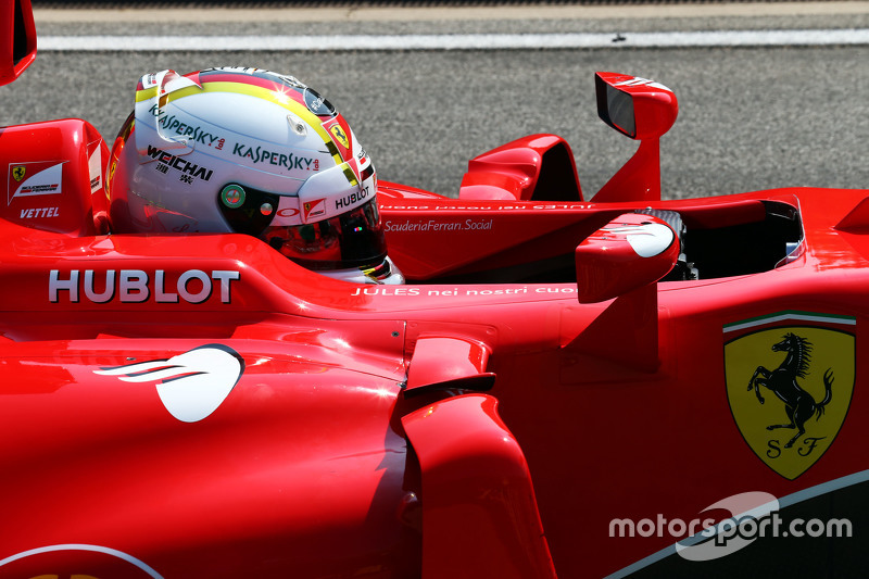 Sebastian Vettel, Ferrari SF15-T con un homenaje a Jules Bianchi