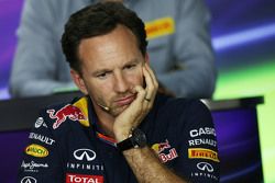 Christian Horner, Red Bull Racing Team Director en la conferencia de prensa de la FIA