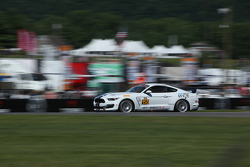 #158 Multimatic Motorsports Ford Mustang Boss 302R: Jade Buford, Austin Cindric