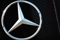 Логотип Mercedes Benz