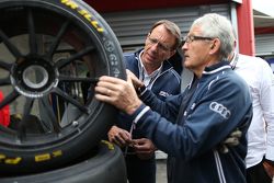 On vérifie des pneus Pirelli