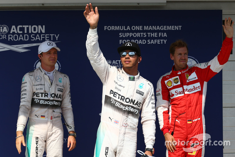 El segundo puesto de Nico Rosberg y Lewis Hamilton ganador de la pole, Mercedes AMG F1 y tercer luga