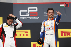 Le vainqueur Luca Ghiotto, Trident et le troisième, Esteban Ocon, ART Grand Prix