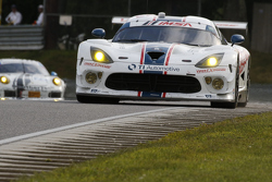 #33 Riley Motorsports SRT Viper GT3-R : Ben Keating, Jeroen Bleekemolen
