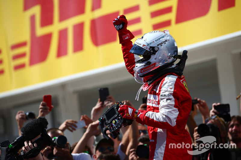 Le vainqueur Sebastian Vettel, Ferrari