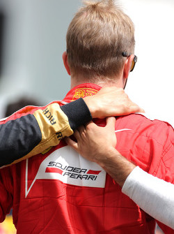 Pilotos durante minuto de silêncio em memória de Jules Bianchi, Kimi Raikkonen, Scuderia Ferrari
