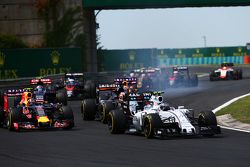 Valtteri Bottas, Williams FW37, al inicio de la carrera