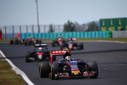 Карлос Сайнс мл., Scuderia Toro Rosso STR10