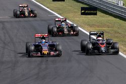 Carlos Sainz Jr., Scuderia Toro Rosso en Jenson Button, McLaren Honda