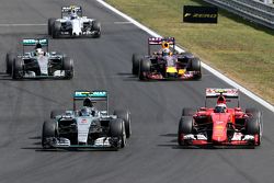Нико Росберг, Mercedes AMG F1 Team и Кими Райкконен, Scuderia Ferrari
