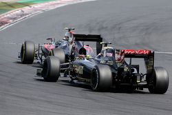 Jenson Button, McLaren Honda en Romain Grosjean, Lotus F1 Team