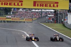Даниил Квят, Red Bull Racing, и Пастор Мальдонадо, Lotus F1