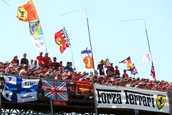 Les fans et les drapeaux