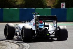 Valtteri Bottas, Williams FW37 con una ponchadura