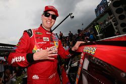 Ganador de la carrera Kyle Busch, Joe Gibbs Racing Toyota