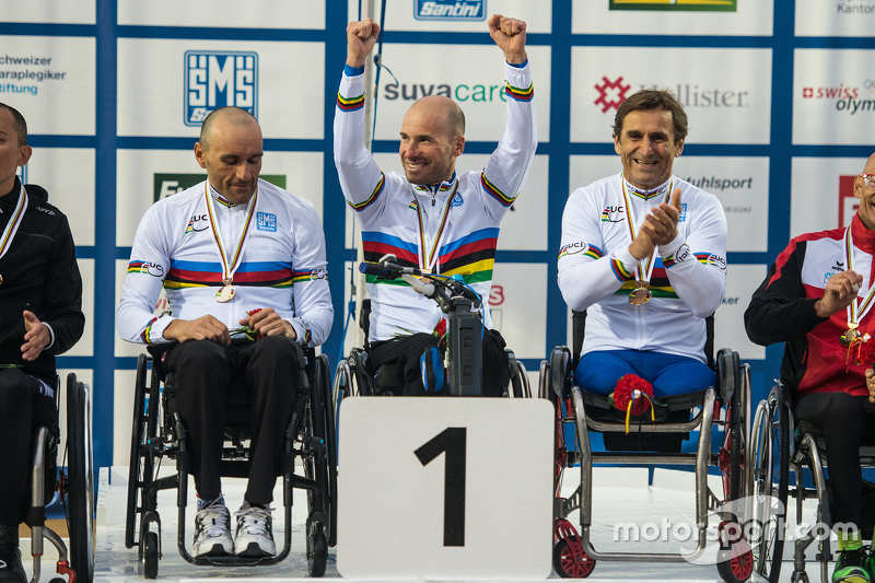 Alex Zanardi competes at the UCI Para-cycling World Championship with team mates Vittorio Podest and Luca Mazzone