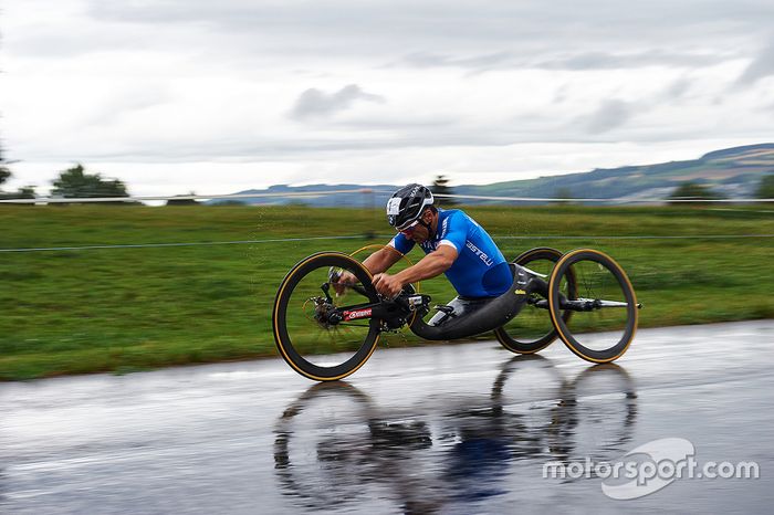 Alex Zanardi compite en el Campeonato del Mundo de Para-Ciclismo UCI
