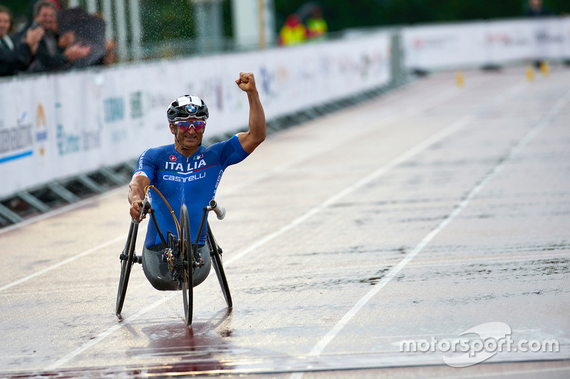 Alex Zanardi berkompetisi di UCI Para-cycling World Championship