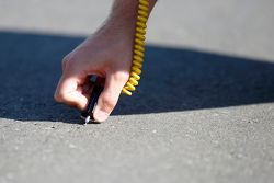 Asphalt temperature being measured