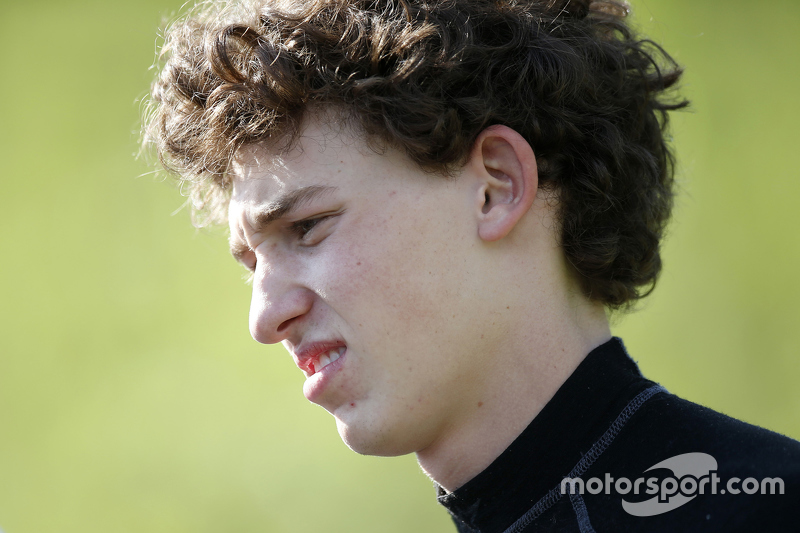 Leist começou no kart em 2006. Seu primeiro ano nos carros veio em 2014, quando correu na categoria Light da F3 Brasil - onde foi vice-campeão.