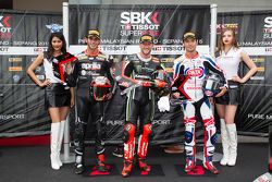 Le deuxième, Jordi Torres, Aprilia Racing Team, le poleman Tom Sykes, Kawasaki, et le troisième, Sylvain Guintoli, Pata Honda