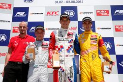 Podium: race winner Jake Dennis, Prema Powerteam Dallara Mercedes-Benz, second place Felix Rosenqvis