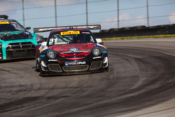 #31 EFFORT Racing Porsche 911 GT3 R: Ryan Dalziel