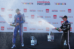 Podio: segundo lugar Justin Wilson, Andretti Autosport Honda, el tercer lugar Simon Pagenaud, equipo