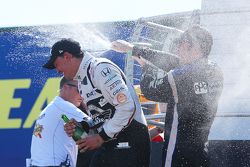 Podium : 1er Graham Rahal, Rahal Letterman Lanigan Racing Honda, 3e Simon Pagenaud, Team Penske Chevrolet