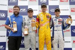 Podium: race winner Antonio Giovinazzi, Jagonya Ayam with Carlin Dallara Volkswagen, second place Felix Rosenqvist, Prema Powerteam Dallara Mercedes-Benz, third place Sérgio Sette Câmara, Motopark, Dallara Volkswagen
