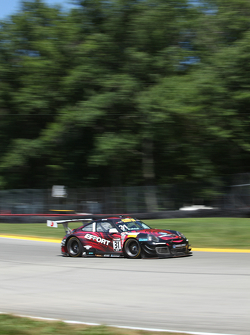 #31 EFFORT Racing Porsche 911 GT3 R: Ryan Dalziel