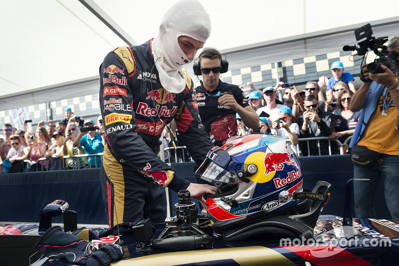 Max Verstappen en el Red Bull Showrun en Assen