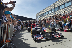 Max Verstappen op de Red Bull Showrun: Assen