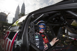 Craig Lowndes, Triple Eight Race Engineering Holden