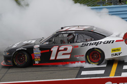 Ganador de la carrera Joey Logano, Team Penske Ford