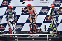 Podium : le vainqueur Marc Marquez, Repsol Honda Team, le deuxième Jorge Lorenzo, Yamaha Factory Racing, et le troisième Valentino Rossi, Yamaha Factory Racing