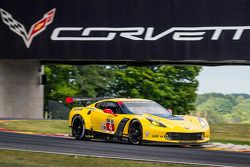 #4 Corvette Racing Chevrolet Corvette C7.R: Oliver Gavin, Tommy Milner