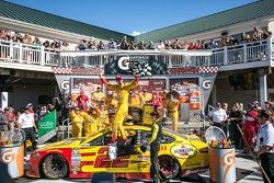 Race winner Joey Logano, Team Penske Ford
