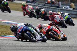 Jorge Lorenzo, Yamaha Factory Racing leads