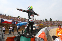 Le vainqueur Johann Zarco, Ajo Motorsport célèbre sa victoire