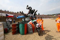 Le vainqueur Johann Zarco, Ajo Motorsport célèbre sa victoire