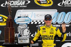 Race winner Matt Kenseth, Joe Gibbs Racing Toyota