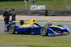Sébastien Buemi, Renault e.Dams stops on track
