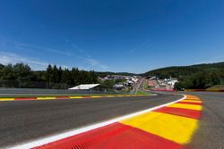 Eau Rouge virajından bir görüntü