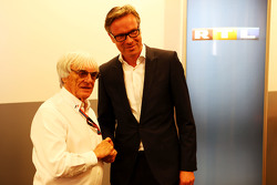 Bernie Ecclestone, et Frank Hoffmann, Directeur des Programmes de RTL Television annoncent l'extension de deux ans de contrat de RTL en 2016-2017