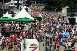 Tifosi alla curva Eau Rouge 22.08.2015. Formula 1 World Championship, Rd 11, Belgian Grand Prix, Sp