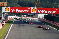 Esteban Ocon, ART Grand Prix leads Emil Bernstorff, Arden International