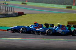 Ralph Boschung, Jenzer Motorsport & Matheo Tuscher, Jenzer Motorsport make contact