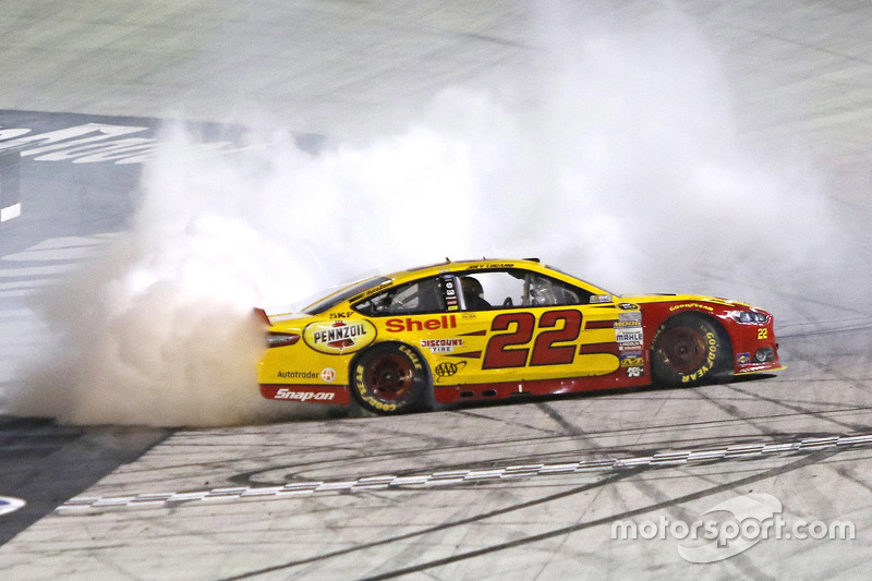 Race winner Joey Logano, Team Penske Ford