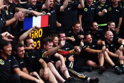 Romain Grosjean, Lotus F1 Team fête sa troisième place avec l'équipe